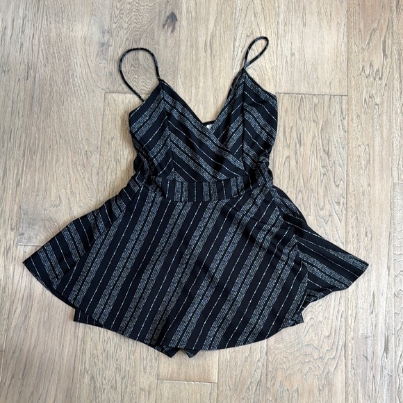 Windsor Pants - Windsor Blacked Striped Romper With Envelope Skirt Size Medium